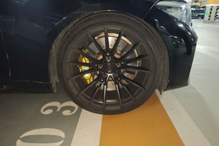 Used BMW M2 2018 M2 Right Front Wheel Hub