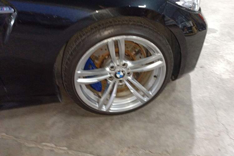 Used BMW M2 2018 M2 Right Front Wheel Hub