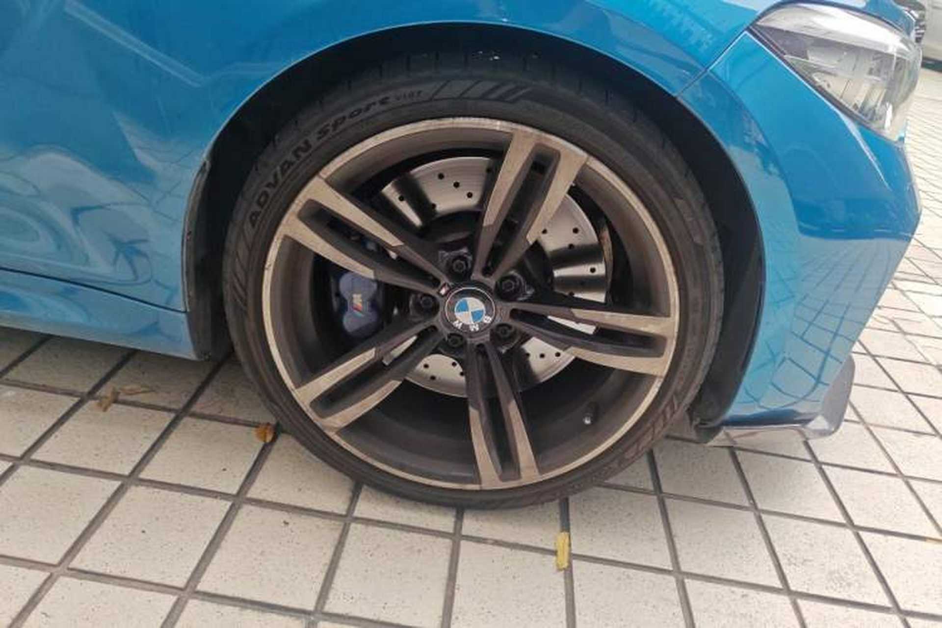 Used BMW M2 2018 M2 Right Front Wheel Hub