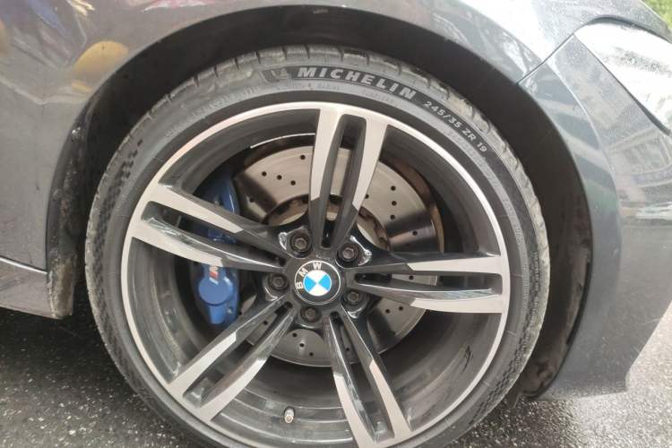 Used BMW M2 2018 M2 Right Front Wheel Hub