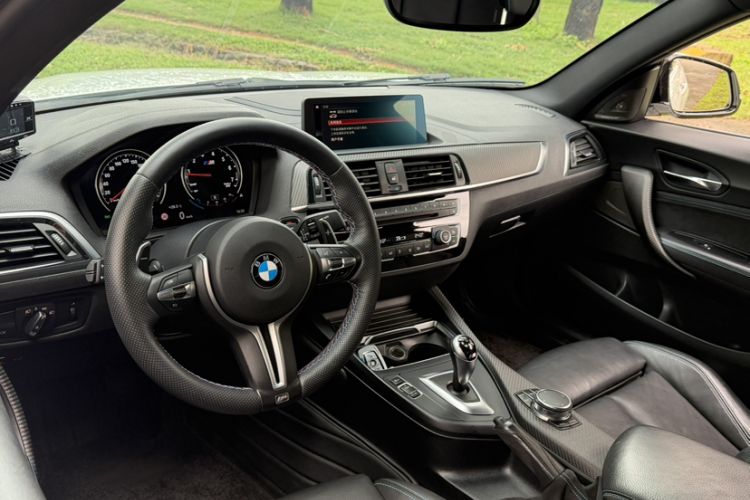Used BMW M2 2018 M2 Interior 6