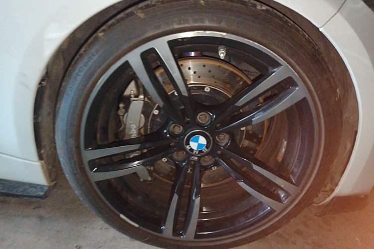 Used BMW M2 2018 M2 Thunder Edition Right Front Wheel Hub