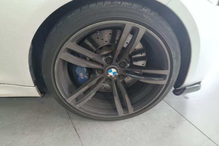 Used BMW M2 2018 M2 Right Front Wheel Hub