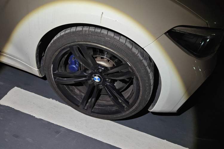 Used BMW M2 2018 M2 Right Front Wheel Hub