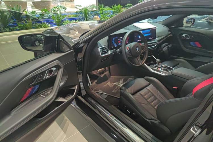 Used BMW M2 2023 M2 Driver Seat