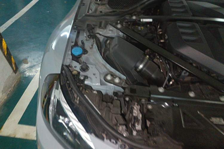 Used BMW M2 2023 M2 Engine Bay Right