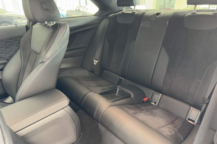 Used BMW M2 2023 M2 Interior 6