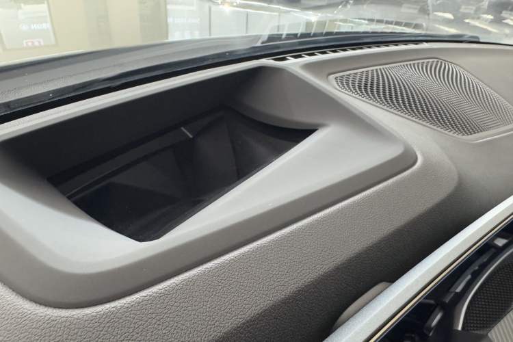 Used BMW M2 2023 M2 Interior 8