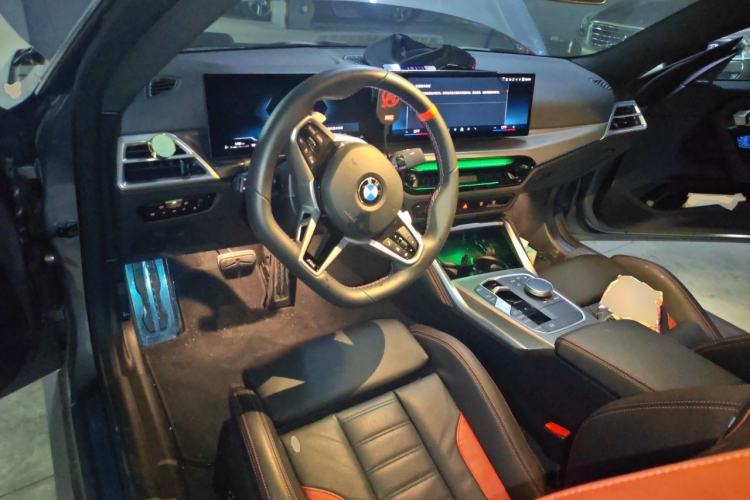 Used BMW M240i 2025 M240i xDrive Center Console