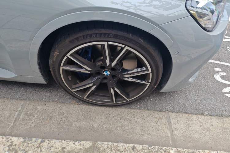 Used BMW M240i 2025 M240i xDrive Right Front Wheel Hub