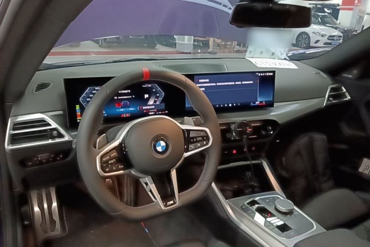 Used BMW M240i 2025 M240i xDrive Center Console