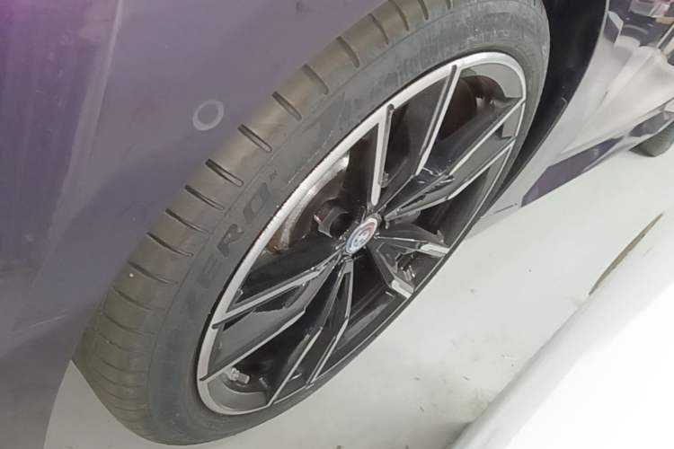 Used BMW M240i 2025 M240i xDrive Left Front Wheel Hub