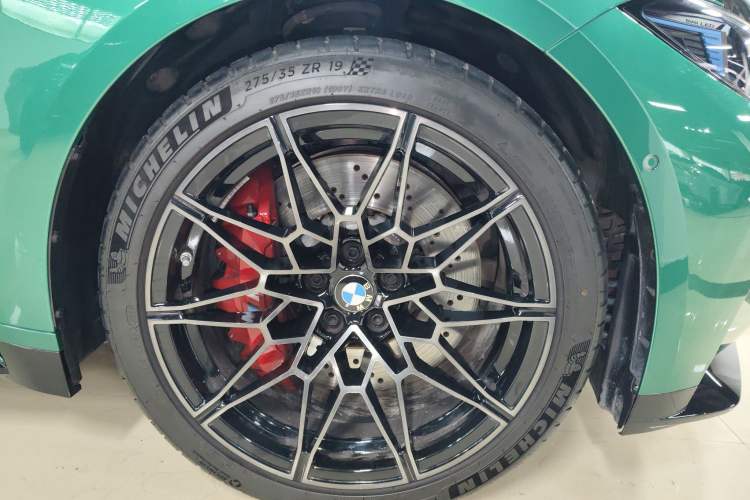 Used BMW M3 2024 M3 Sedan M xDrive Thunder Edition Right Front Wheel Hub