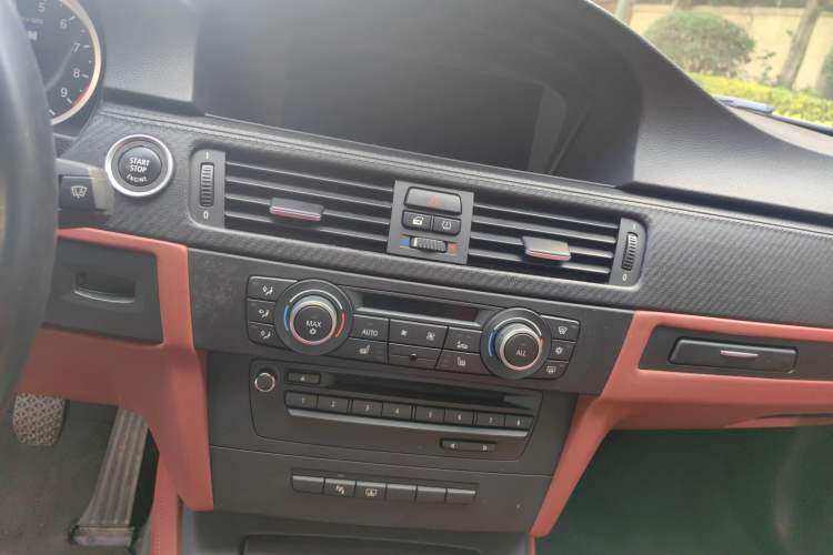 Used BMW M3 2009 M3 two-door coupe Audio And AC Panel