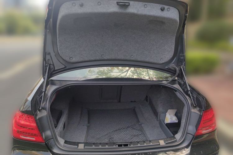 Used BMW M3 2009 M3 two-door coupe Trunk