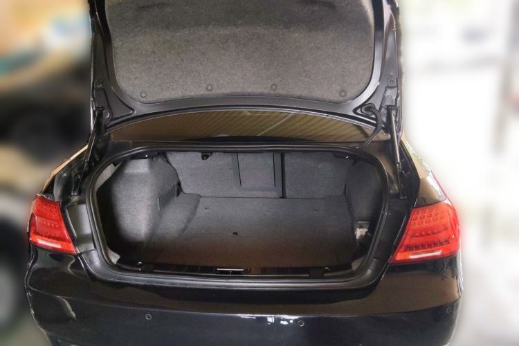 Used BMW M3 2009 M3 two-door coupe Trunk