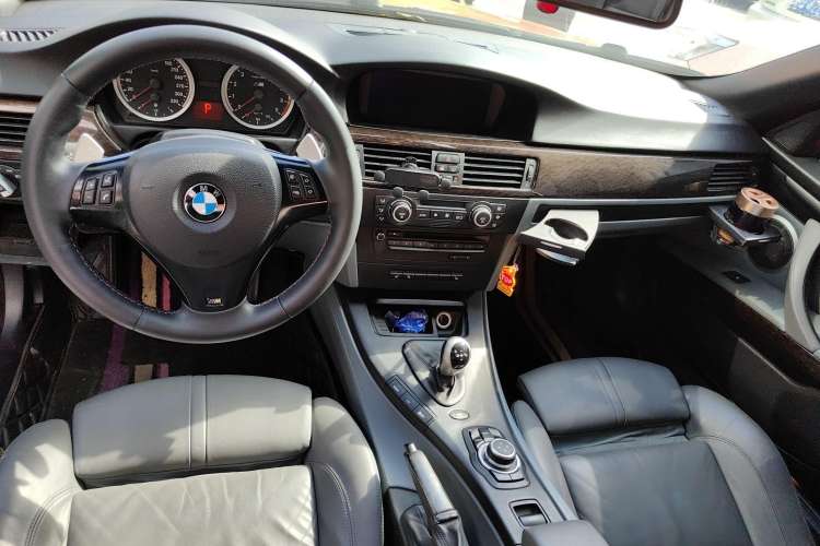 Used BMW M3 2009 M3 Convertible Coupe Center Console