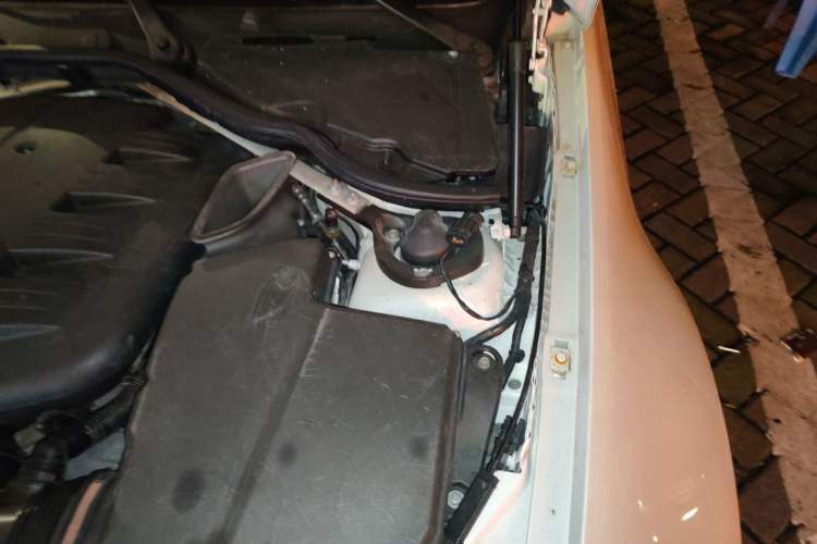 Used BMW M3 2011 M3 Coupe Carbon Fiber Roof Edition Engine Bay Left