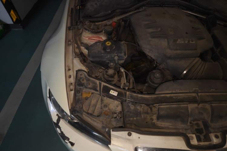 Used BMW M3 2011 M3 Coupe Carbon Fiber Roof Edition Engine Bay Right