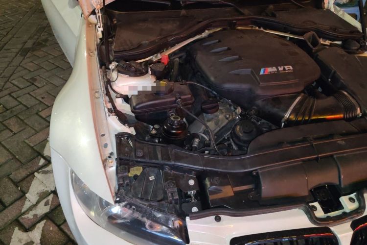 Used BMW M3 2011 M3 Coupe Carbon Fiber Roof Edition Engine Bay Right