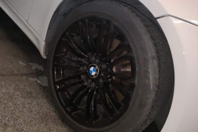 Used BMW M3 2011 M3 Coupe Matte Edition Right Front Wheel Hub