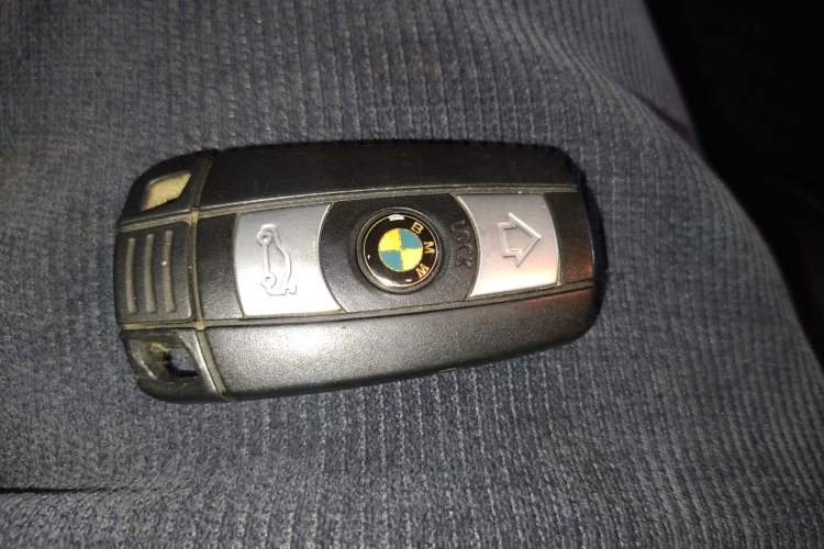 Used BMW M3 2011 M3 Coupe Carbon Fiber Roof Edition Vehicle Key