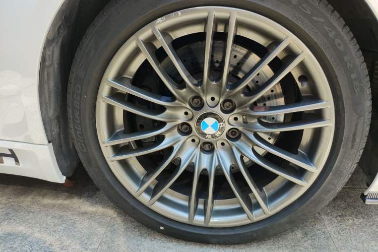 Used BMW M3 2013 M3 Convertible Coupe Matte Limited Edition Right Front Wheel Hub