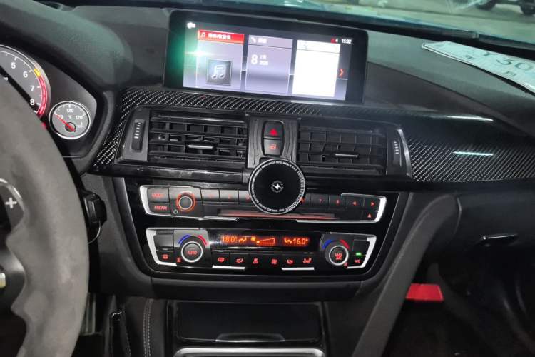 Used BMW M3 2014 M3 four-door sedan Audio And AC Panel