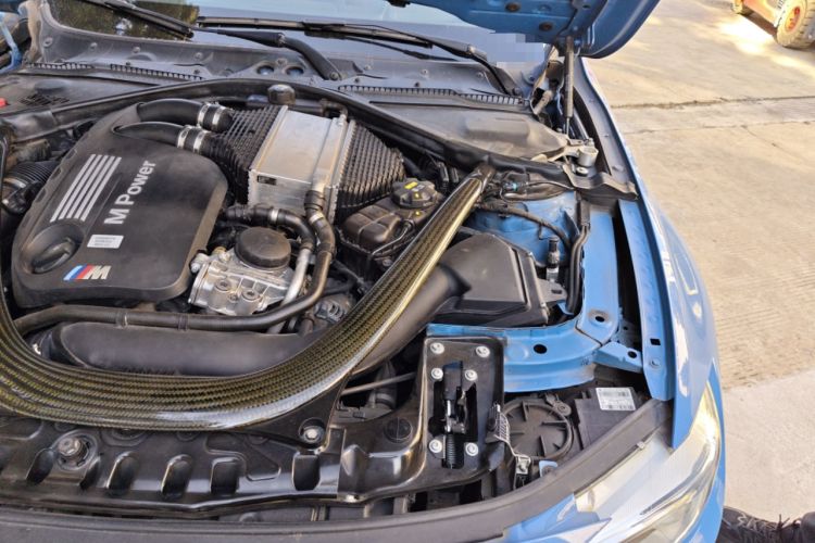 Used BMW M3 2014 M3 four-door sedan Engine Bay Left