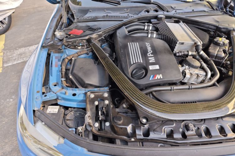 Used BMW M3 2014 M3 four-door sedan Engine Bay Right