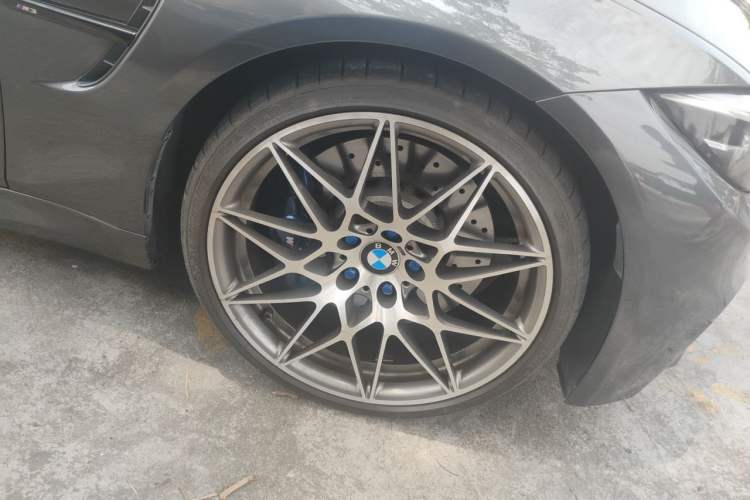 Used BMW M3 2017 M3 Fan Limited Edition Right Front Wheel Hub