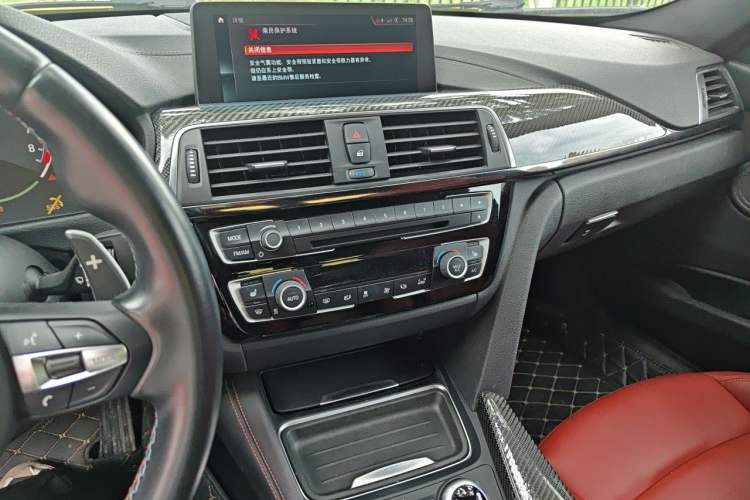 Used BMW M3 2018 M3 4-door sedan Audio And AC Panel