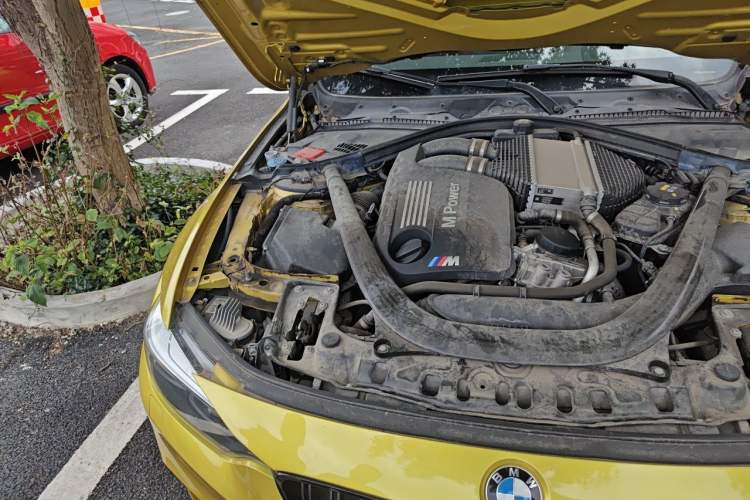Used BMW M3 2018 M3 4-door sedan Engine Bay Right