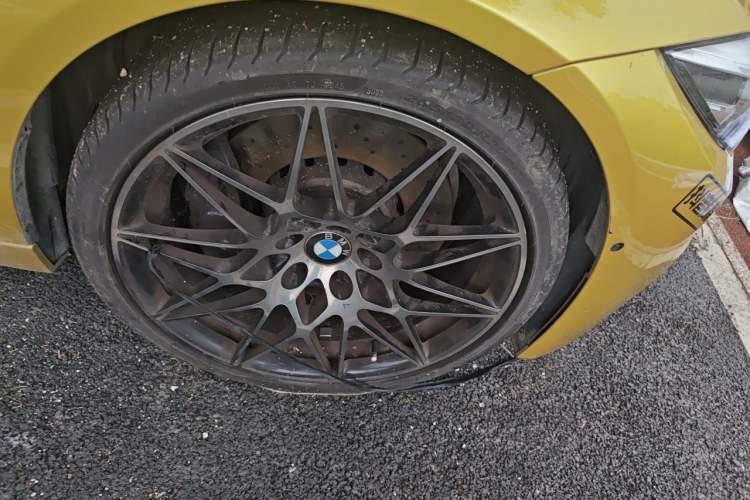 Used BMW M3 2018 M3 4-door sedan Right Front Wheel Hub