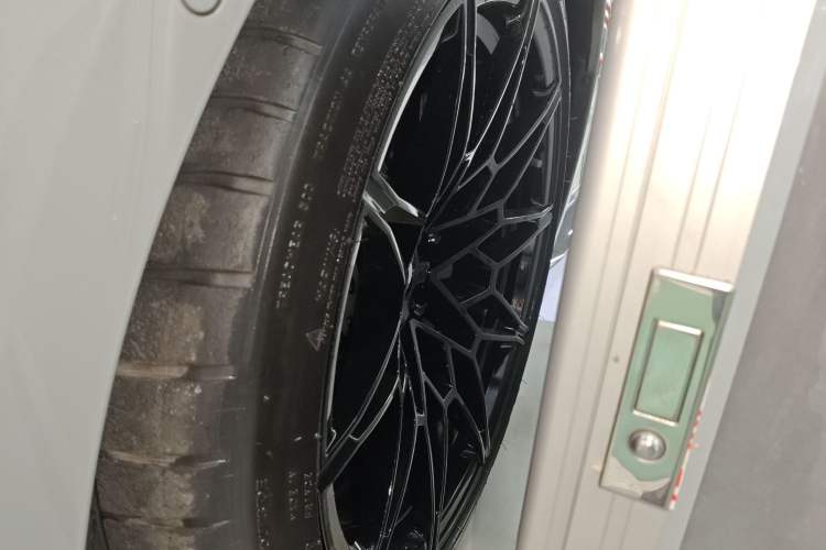 Used BMW M3 2021 M3 Sedan Thunder Edition Left Front Wheel Hub