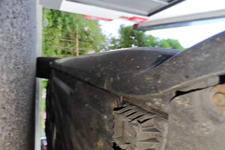 Used BMW M3  Chassis Front Right