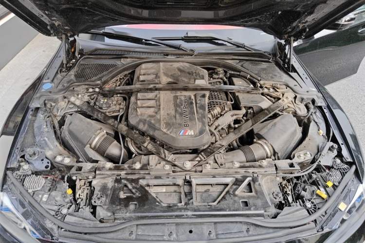 Used BMW M3  Engine Bay
