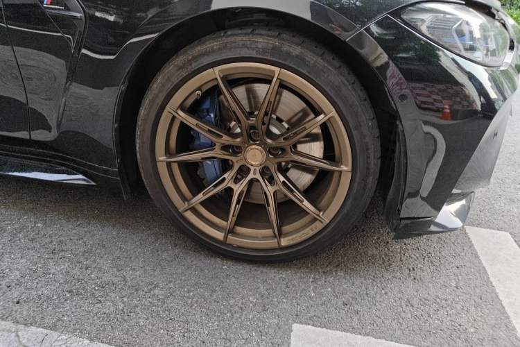 Used BMW M3  Right Front Wheel Hub