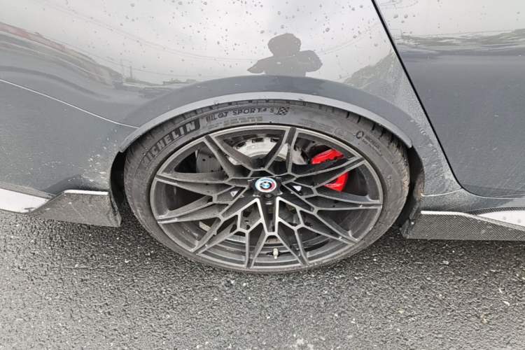 Used BMW M3 2023 M3 Sedan M xDrive Thunder Edition Right Rear Wheel Hub