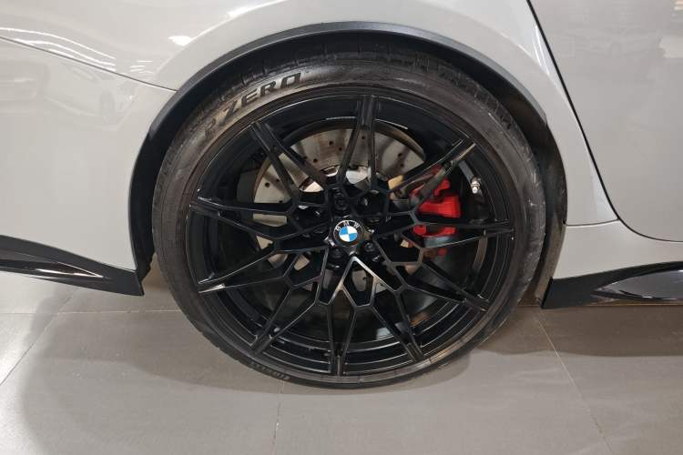Used BMW M3 2023 M3 Sedan M xDrive Thunder Edition Right Rear Wheel Hub