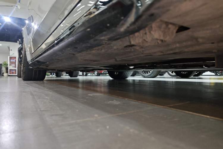 Used BMW M3 2023 M3 Sedan M xDrive Thunder Edition Right Side Sill