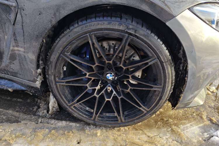 Used BMW M3 2023 M3 Sedan Thunder Edition Right Front Wheel Hub