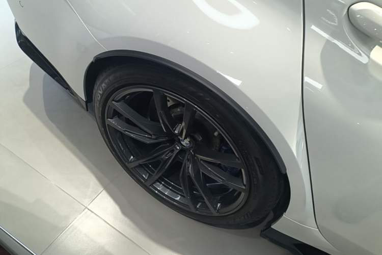 Used BMW M3 2023 M3 Sedan Thunder Edition Right Rear Wheel Hub