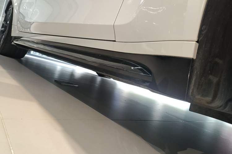 Used BMW M3 2023 M3 Sedan Thunder Edition Right Side Sill