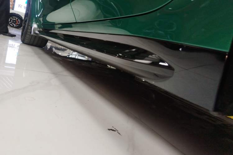 Used BMW M3 2024 M3 Sedan M xDrive Thunder Edition Left Side Sill