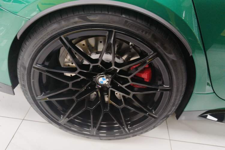 Used BMW M3 2024 M3 Sedan M xDrive Thunder Edition Right Rear Wheel Hub