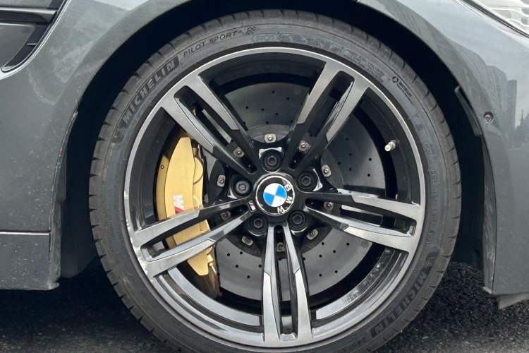 Used BMW M4 2014 M4 Convertible Coupé Exterior 15