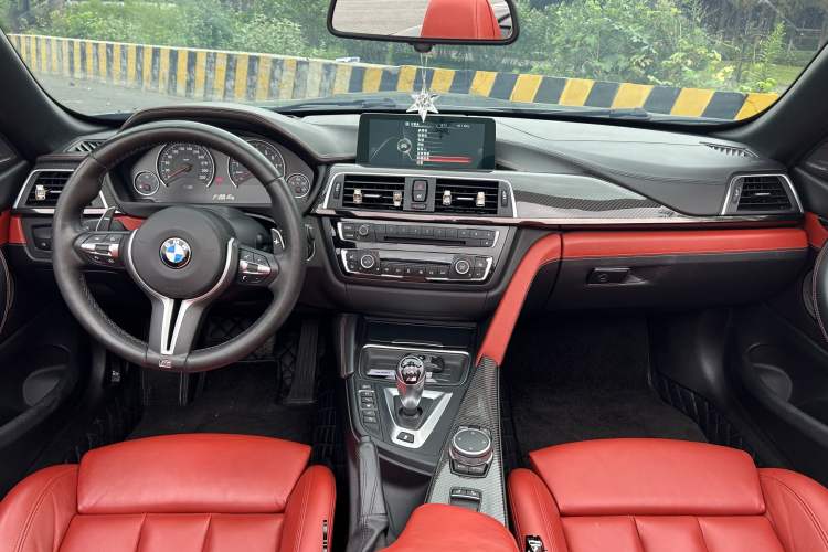 Used BMW M4 2014 M4 Convertible Coupé Interior 1