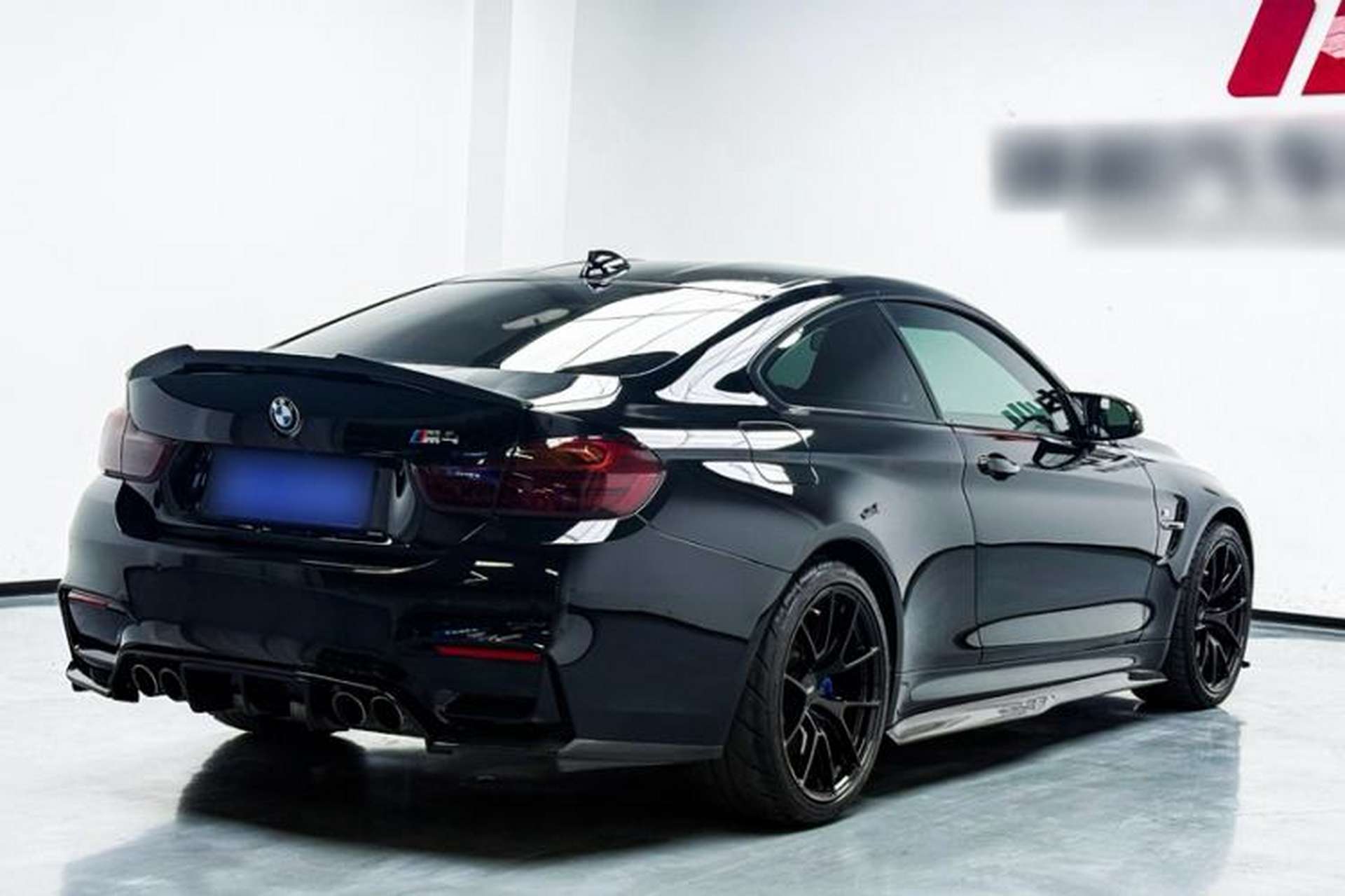 Used BMW M4 2014 M4 two-door coupe Exterior 2