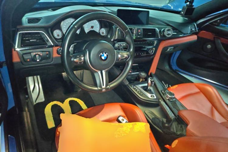 Used BMW M4 2014 M4 two-door coupe Center Console